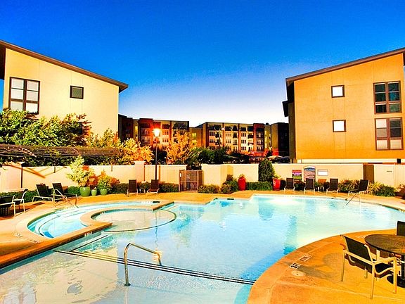 5th image of 201 Town Center Ln APT 1311