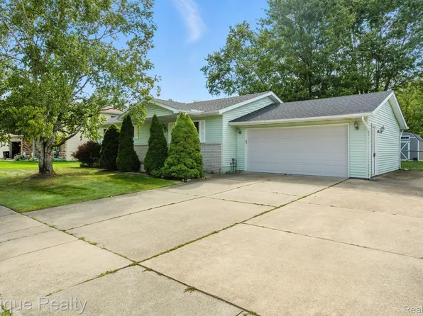 132 Saint Clair Blvd, Marysville, MI 48040