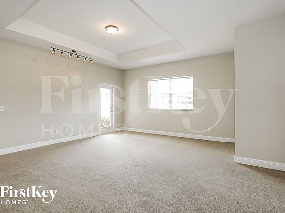 4th image of 1020 Robin Ln