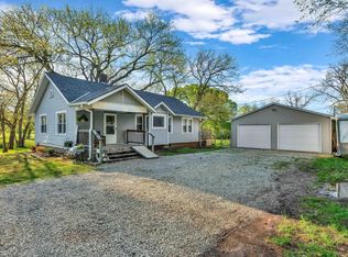 3926 SE 6th St, Topeka, KS 66607