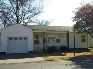 404 Suncrest Dr, Pittsburg, KS 66762