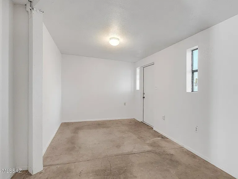 7931 E Malvern Pl — Photo 16