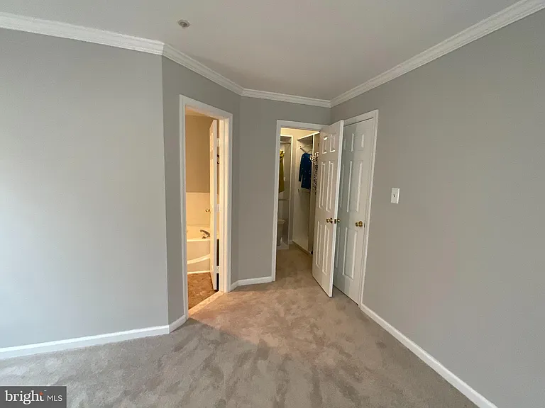 9808 Lake Pointe Ct #301 — Photo 45