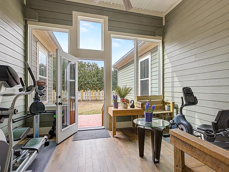 3078 Dickinson Dr — Photo 47