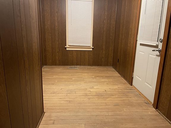 4th image of 406 Chestnut St