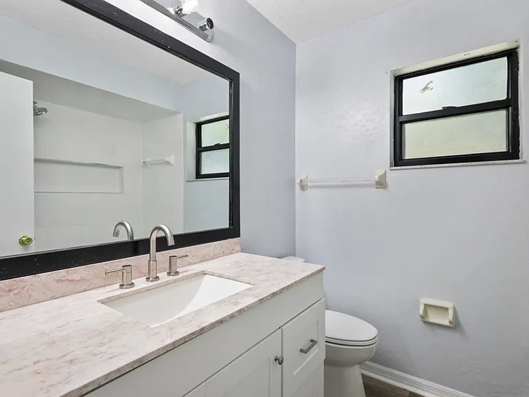 2024 SW Monterrey Ln — Photo 15