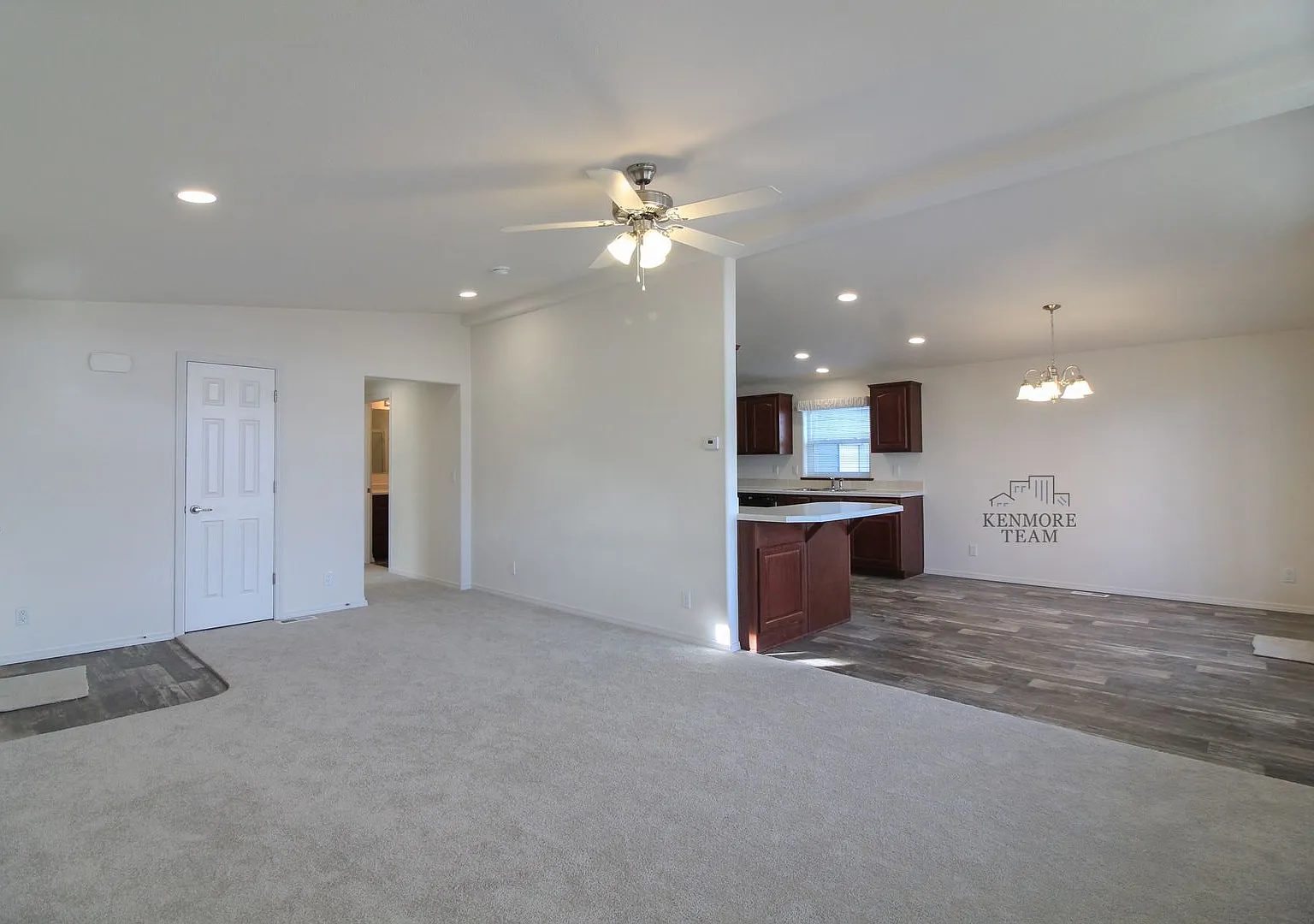 3 Bedroom, 2 Bath Home in Kennewick — Photo 3