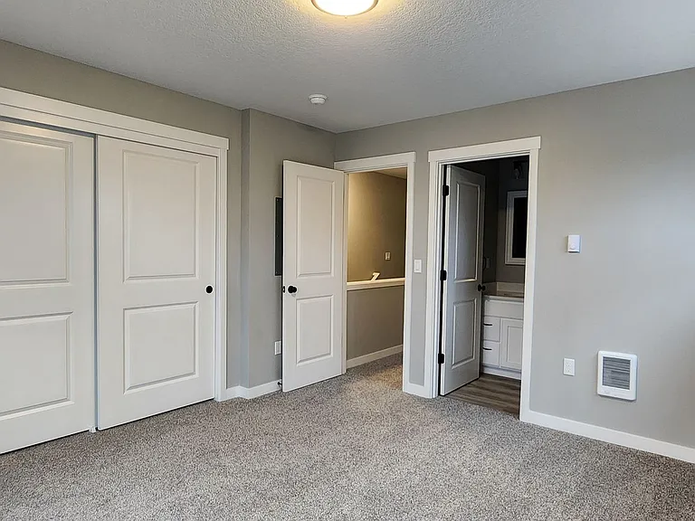 445-McCoy Ave — Photo 3