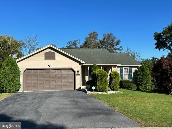 153 Ginger Ln, Mifflintown, PA 17059