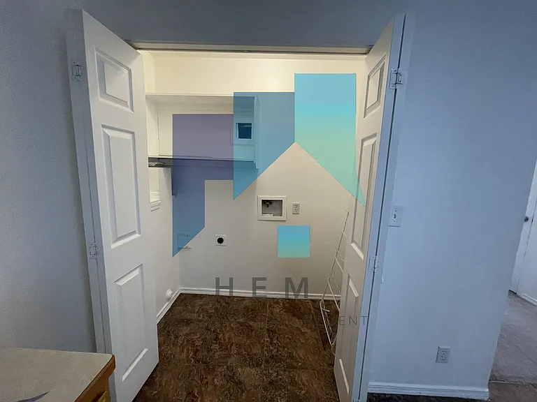 555 Opal St #1 — Photo 2