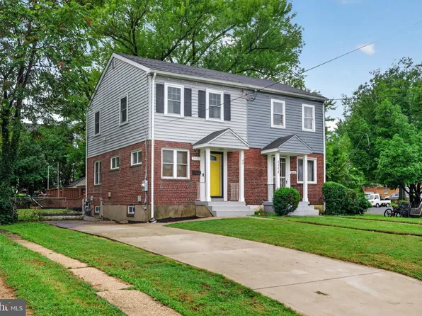 2113 Rollins Dr, Alexandria, VA 22307