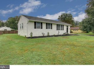 113 Horseshoe Ln, Warminster, PA 18974