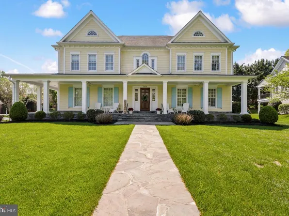 9825 Carmelita Dr, Potomac, MD 20854