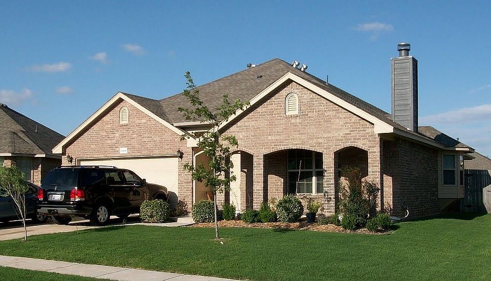 1st image of 2404 Rookhaven Ln