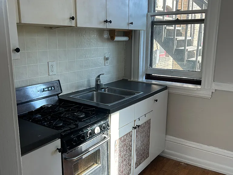 Raymond Flats — Photo 25