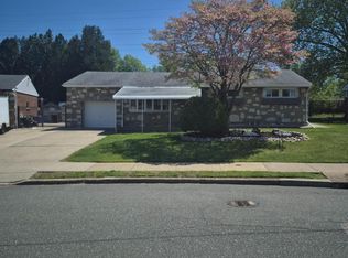 9717 Dedaker St, Philadelphia, PA 19115