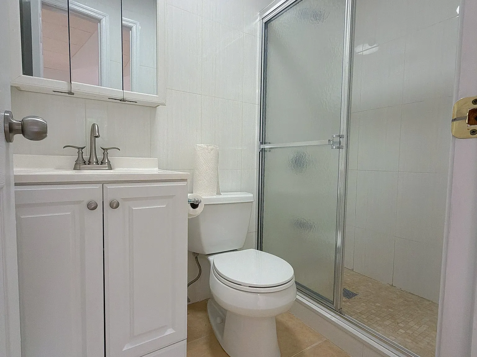 3 bed, 900 sqft, $2,600 — Photo 3