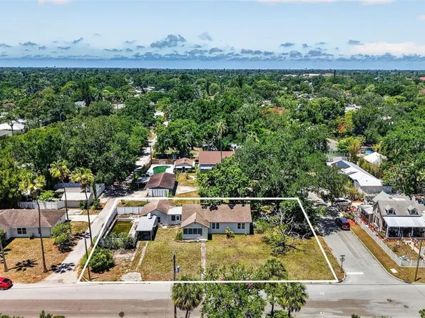 1302 22nd St W, Bradenton, FL 34205