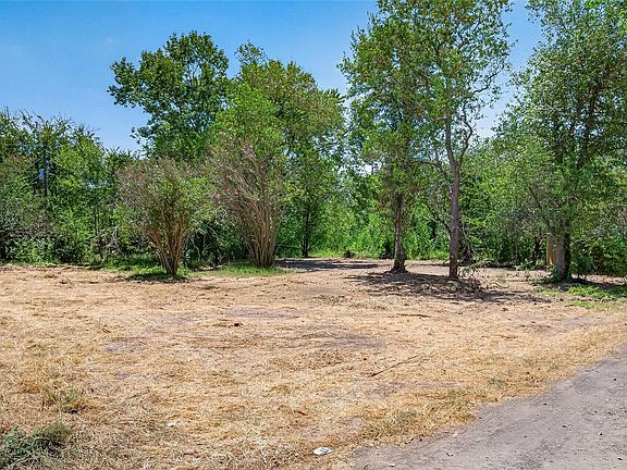 4th image of 3126 Henson Rd