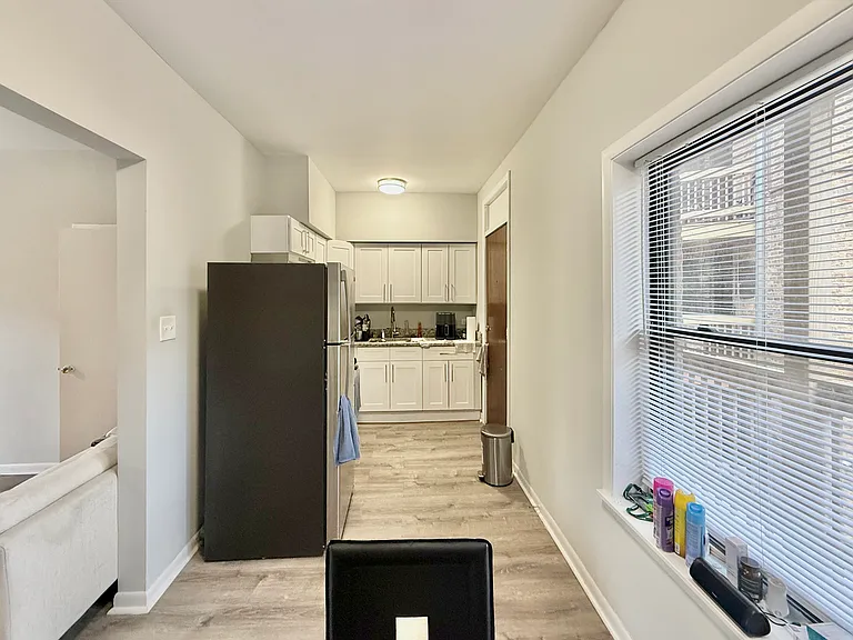7637 N Rogers Ave #2E — Photo 4