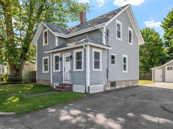 15 Foster St, Pawtucket, RI 02861