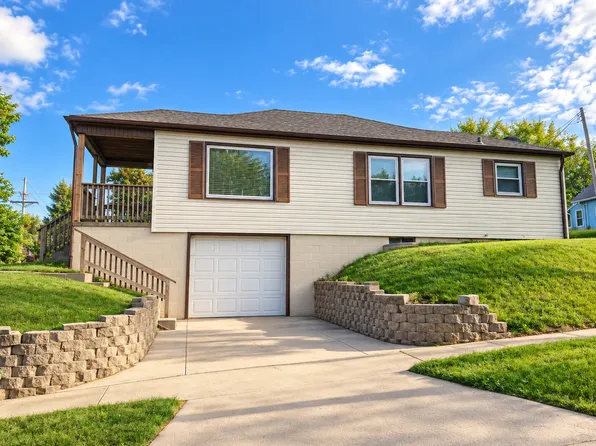 4524 N 37th St, Omaha, NE 68111