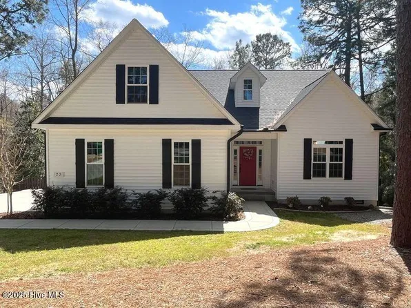 22 Starlit Ln, Pinehurst, NC 28374
