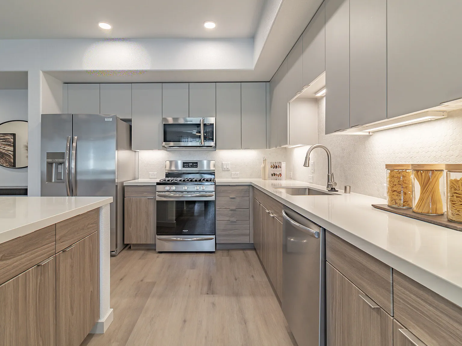 SOCO Apartments — Photo 3