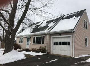 4 Clinton St, Woburn, MA 01801