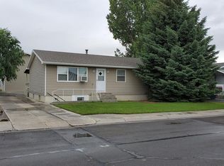 334 N Hamilton St, Powell, WY 82435