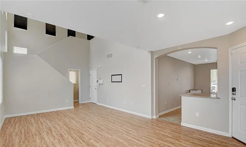 8008 Dardanelle Valley St — Photo 4