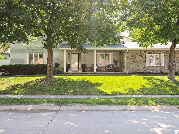 2nd image of 15030 Martha Cir