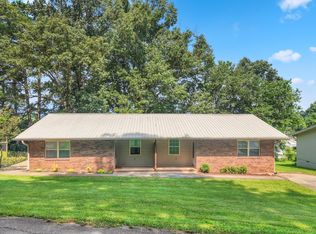 405 Missionary Ave, Rossville, GA 30741