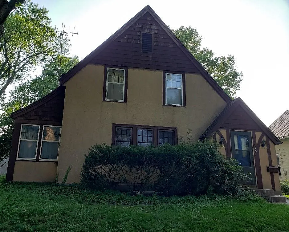 1113 S 6th St photo 1