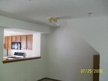 5th image of 350 Newbury Ln