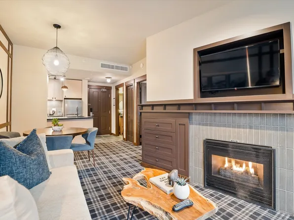 4320 Sundial Cres #315, Whistler, BC V8E 1G8