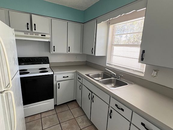 2nd image of 1701 Clay St