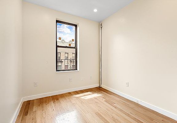 5th image of 517 W 180th St #225