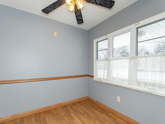 3rd image of 1056 Hereford Rd
