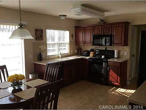 4th image of 2211 Arbor Vista Dr