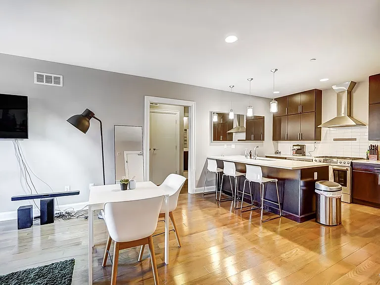 1515 Race St #301 — Photo 9