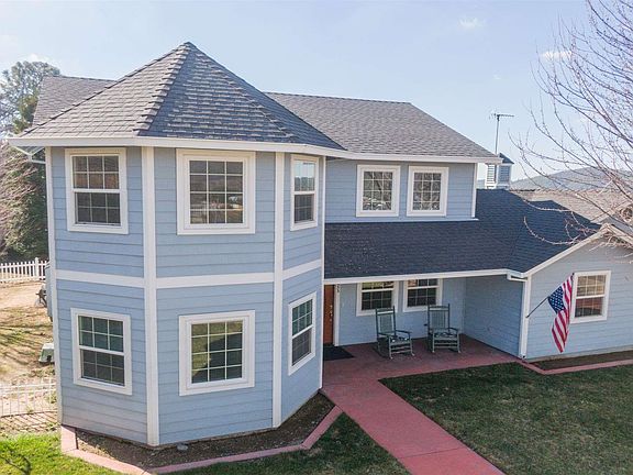 3rd image of 633 Twilight Ln