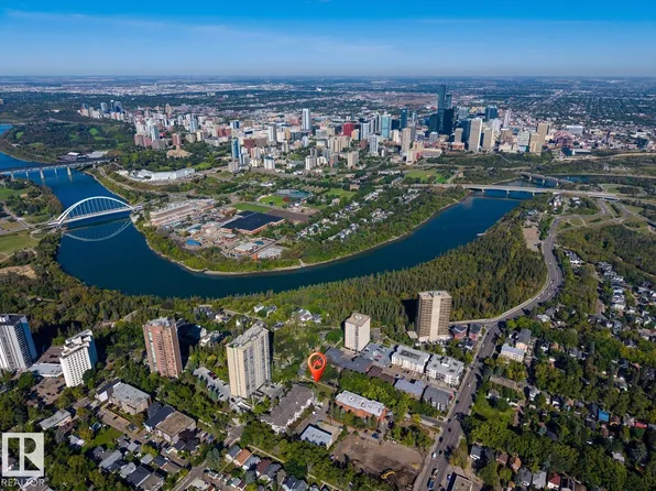8925 100th St NW, Edmonton, AB T6E 3Y6