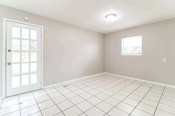 61 White Oak Ln — Photo 4
