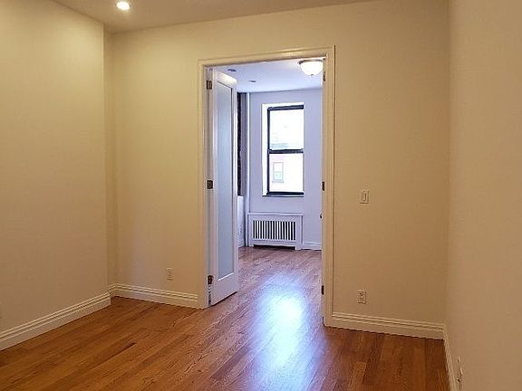 4th image of 551 3rd Ave APT 33