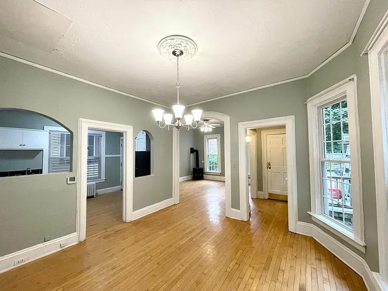 1825 N Oakland Ave — Photo 3