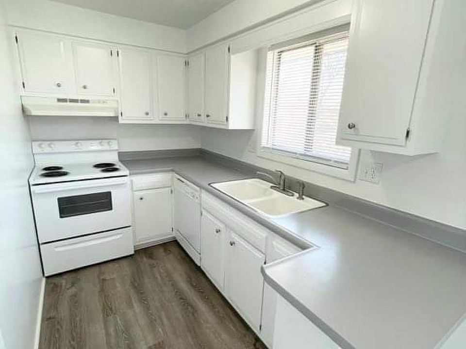 1st image of 1119 & 1121 W Westwood Dr #1121