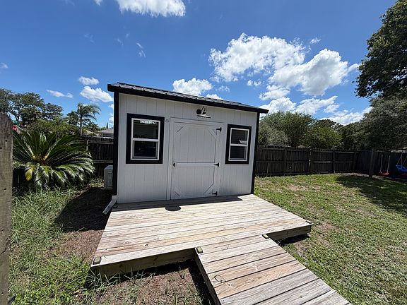 5th image of 1110 Tolkien Ln