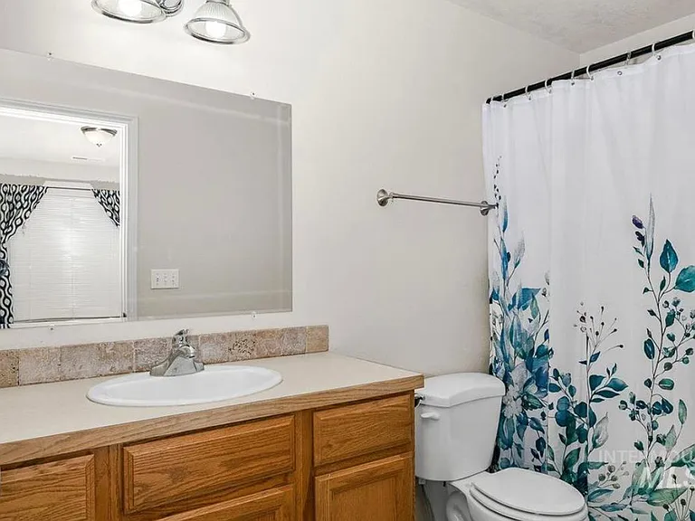 140 SW Quaker Dr — Photo 8