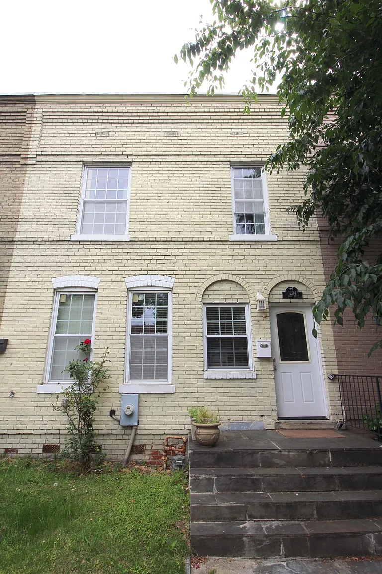 1204 Half St SW photo 1
